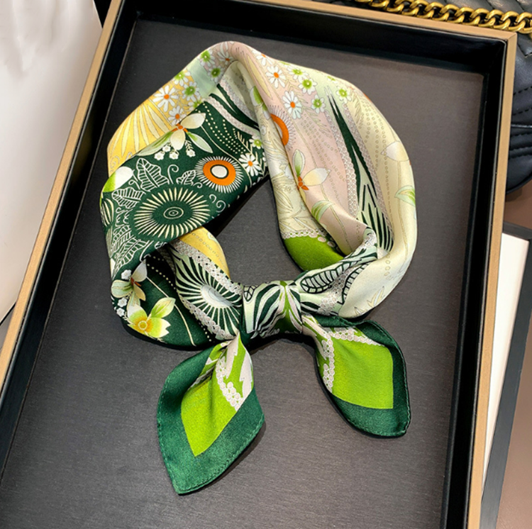 Brugerdefinerede silketørklæder med logo